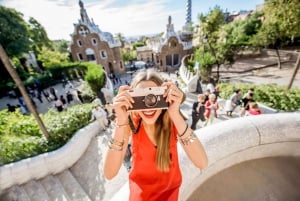 Barcelona: Park Guell Ticket & In-App Tour