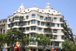Barcelona & Park Güell: Private Half-Day Tour with Pickup
