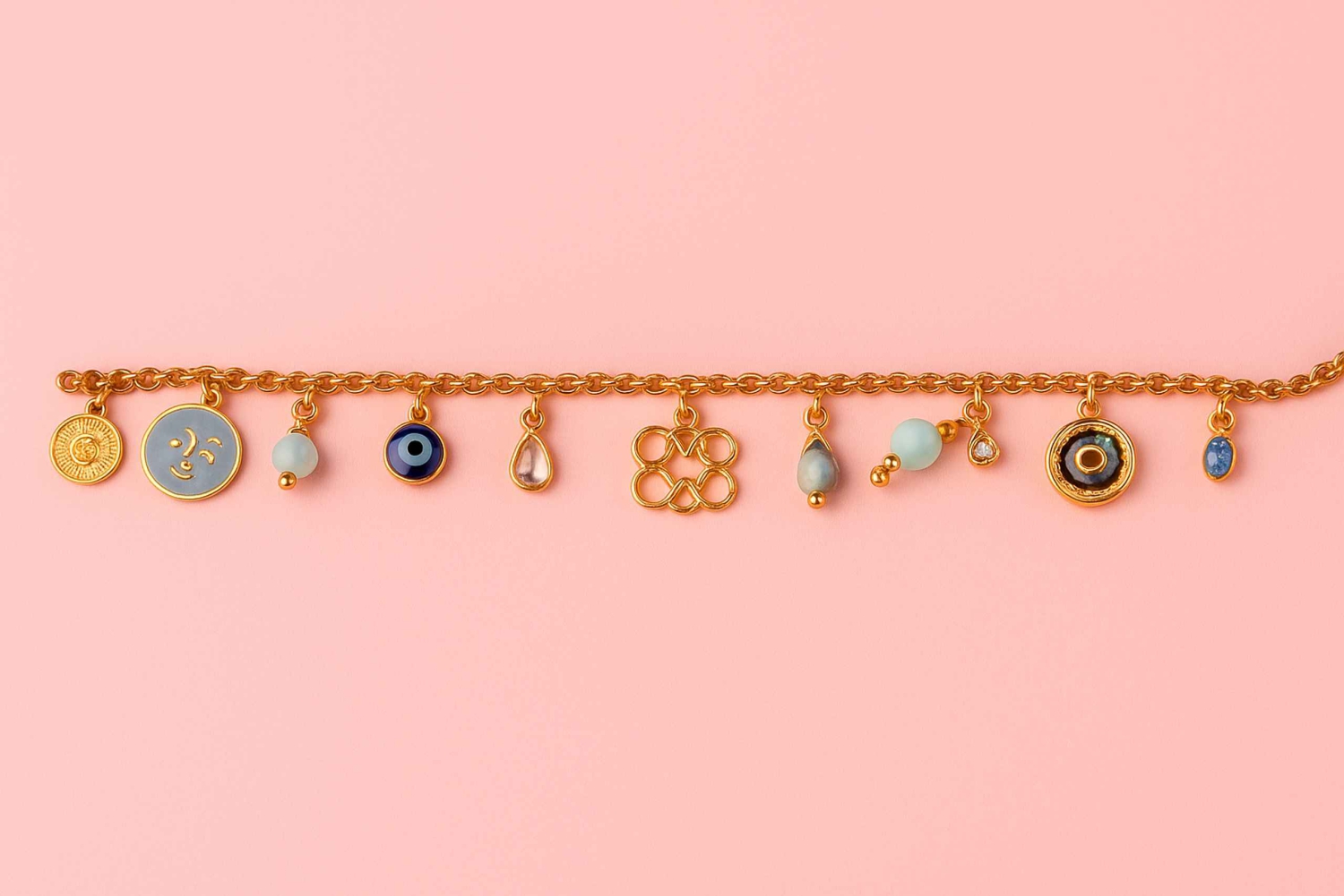 Barcelona: Pulseiras personalizadas permanentes com pingentes