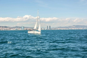 Barcelona: Sailing Experience Light Brunch, Drinks & Snacks