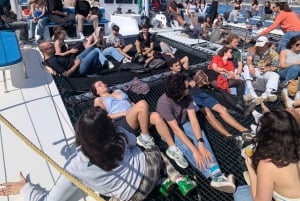 バルセロナプレミアム共有サンセットクルーズ (ドリンクとスナック)