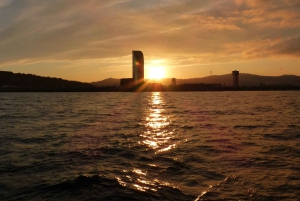 バルセロナプレミアム共有サンセットクルーズ (ドリンクとスナック)