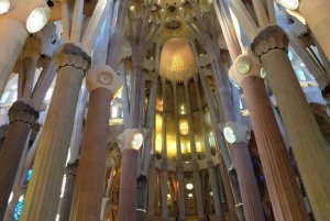 Barcelona: Private 2-Hour Sagrada Familia Tour for Seniors