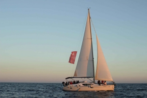 Barcelona: Private 4-Hour Sunset Sailing Experience