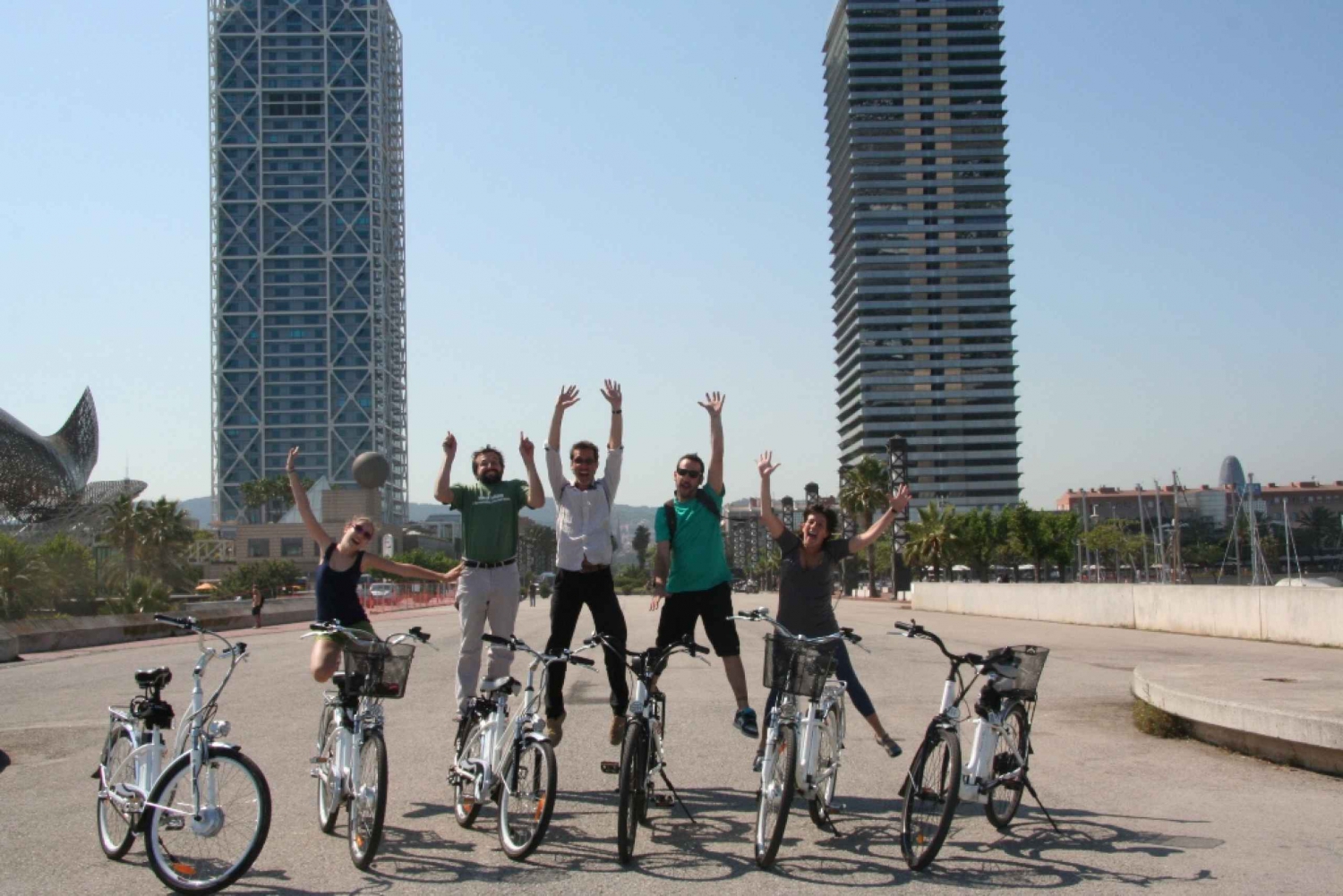 Barcelona: Private 5 Neighborhoods Tour by Electric Bike
