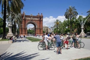 Barcelona: Privétour per fiets/eBike & Sagrada Familia Tickets