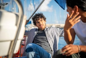 Barcelona: Privat båttur för 2 personer, simning, snacks och dryck