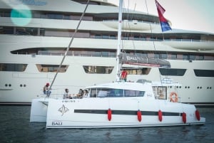 Barcelona: Private Catamaran Sailing with Drinks and Snacks