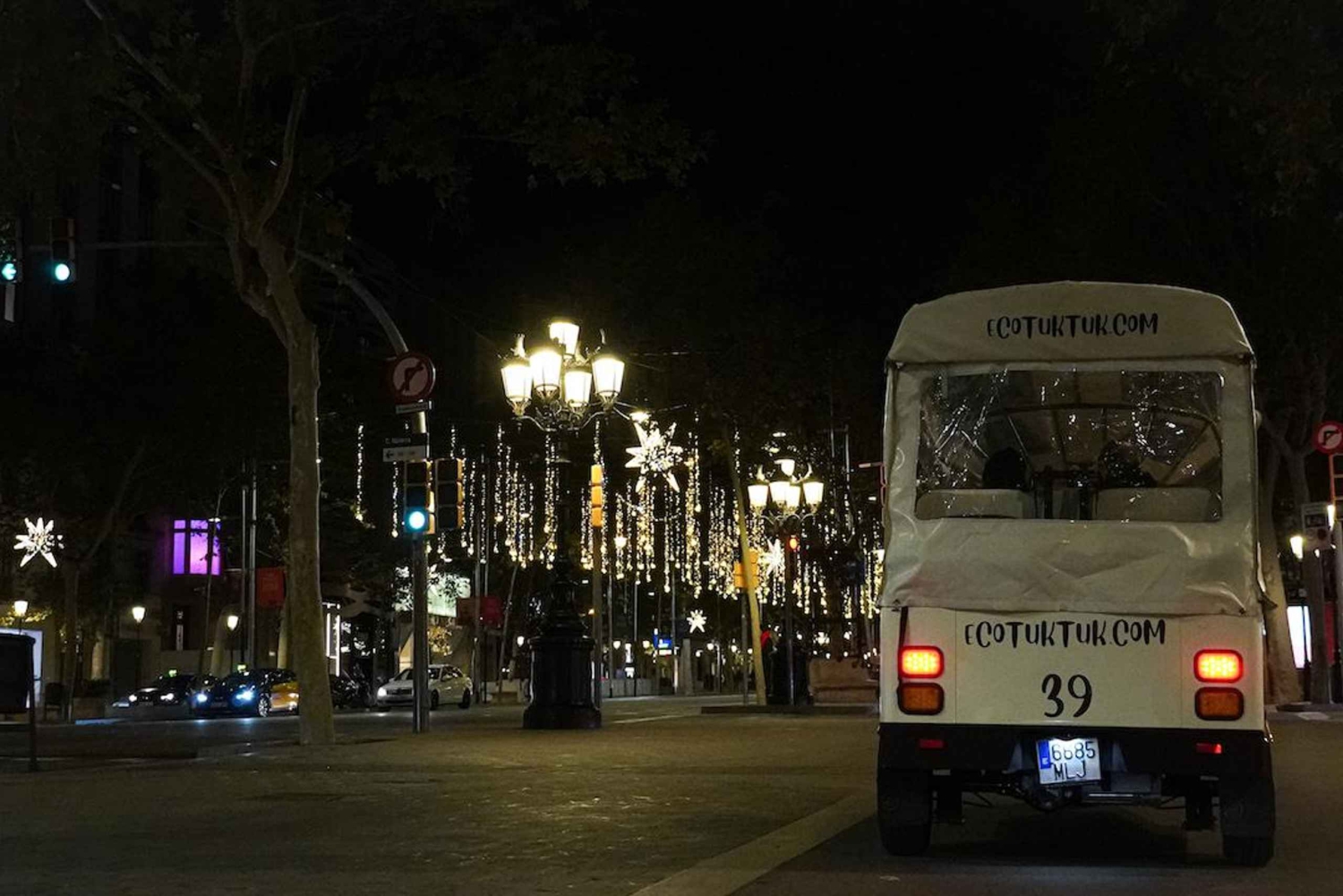 Barcelona: Prywatna świąteczna wycieczka Eco Tuk Tukiem