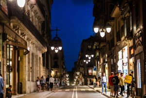 Barcelona: Private Christmas Walking Tour with Drink