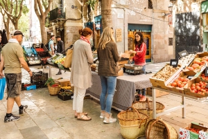 Barcelona: Excursão a pé particular de Natal com bebida