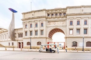 Барселона: частная экскурсия по городу на эко-тук-туке