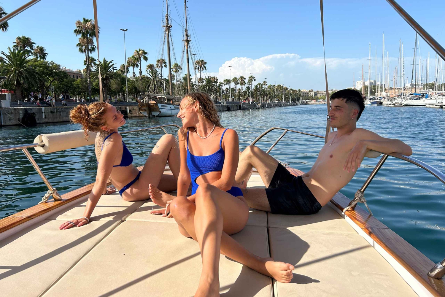 Barcelona: Private Classic Yacht Tour with Drinks