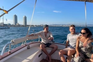 Barcelone : Visite privée en yacht classique avec boissons