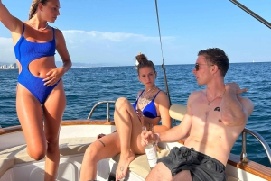 Barcelona: Private Classic Yacht Tour with Drinks