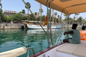 Barcelona: Private Classic Yacht Tour with Drinks