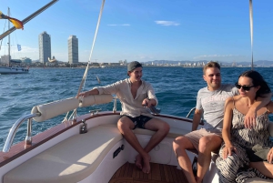 Barcelona: Private Classic Yacht Tour with Drinks