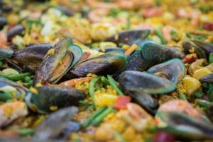 Barcelona: Private Cooking Class with Tapas, Paella & Wine