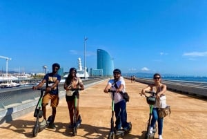 Barcelone : Visite privée en E-bike ou E-Scooter