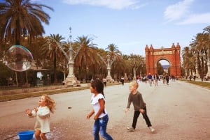 Barcelona: Churros, Hot Chocolate, and Games Family Tour
