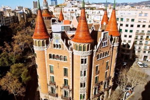 Barcelona: Private Gaudí Tour with Sagrada Familia Ticket