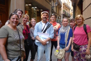 Barcelona: Private Gothic Quarter & Eixample Highlights Tour