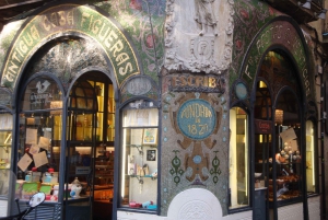 Barcelona: Private Gothic Quarter & Eixample Highlights Tour
