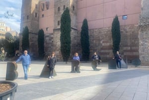Barcelona: Private Gothic Quarter Tour with Flamenco Show