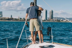 Barcelona:2 Hour Private Sail inc drinks & Snacks onboard