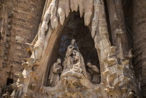 Barcelona: Private Guided Evening Tour of Sagrada Familia