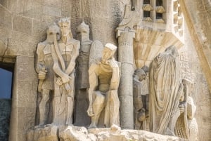Barcelona: Private Guided Evening Tour of Sagrada Familia