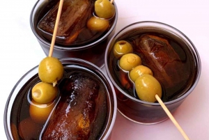 Barcelona: Private Guided Vermut Tour with Tapas and Drinks