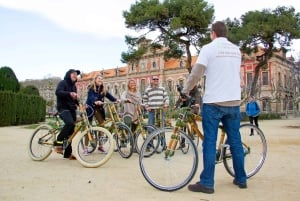 Barcelona: Private Highlights Tour by Bamboo Bicycle