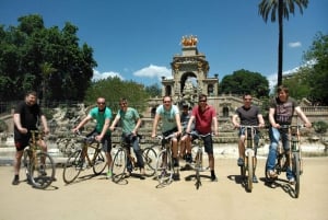 Barcelona: Private Highlights Tour by Bamboo Bicycle