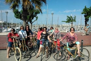 Barcelona: Private Highlights-Tour mit Bambusfahrrädern