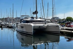 Barcelona: Private luxury ocean catamaran excursion