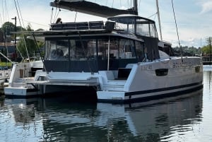 Barcelona: Private luxury ocean catamaran excursion