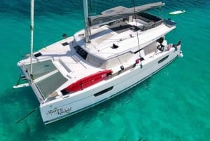 Barcelona: Private luxury ocean catamaran excursion