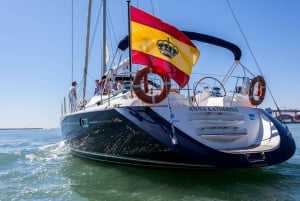 Barcelone : Visite privée à bord d'un voilier de luxe
