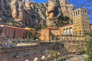 Barcellona: tour privato di Montserrat con biglietti d'ingresso