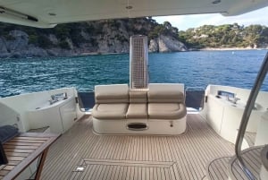 Barcelona: Privat motorbåt med dryck och mat