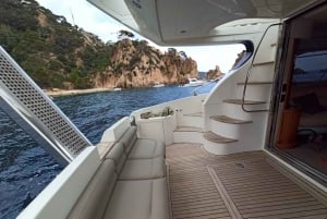 Barcelona: Privat motorbåt med dryck och mat