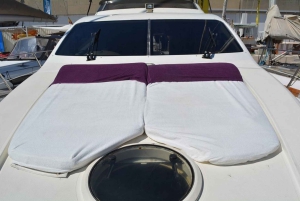 Barcelona: Privat motorbåt med dryck och mat