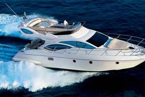 Barcelona: Privat motorbåt med dryck och mat