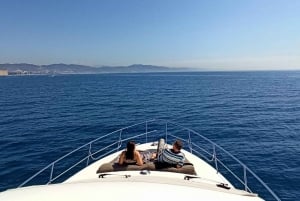 Barcelona: Privat tur med moderne yacht