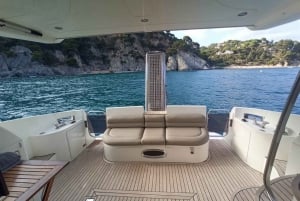 Barcellona: noleggio di yacht a motore privato