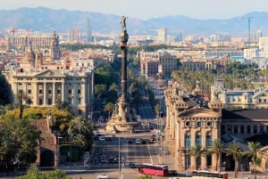 Barcelona: Private Photography and City Highlights Bike Tour