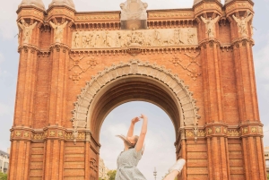 バルセロナ：凱旋門でのプライベート写真撮影