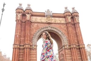 バルセロナ：凱旋門でのプライベート写真撮影