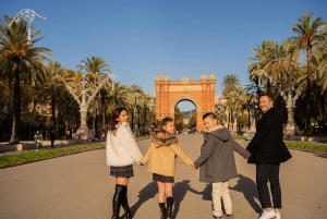 バルセロナ：凱旋門でのプライベート写真撮影